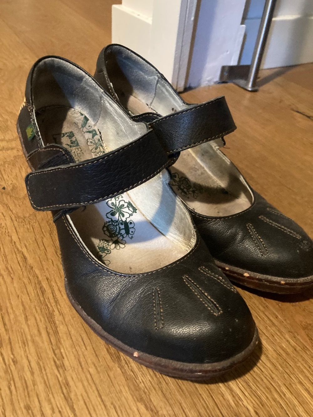 El Naturalista Mary Jane Wedge Heels